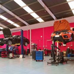 Servicios de electrónica y taller mecánico